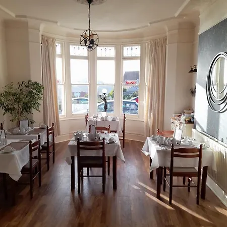 Konukevi Tregella 3*