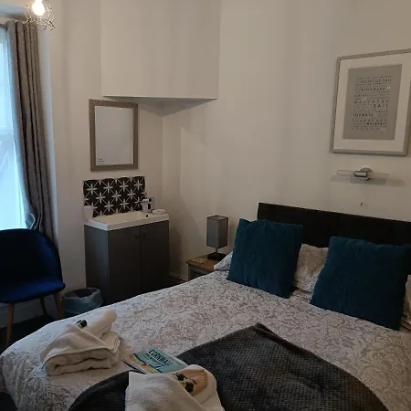 Tregella 3*